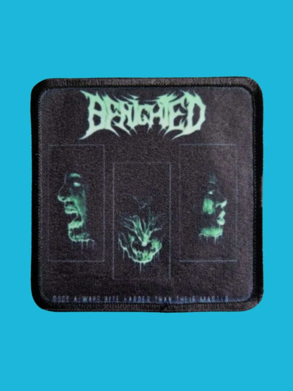 Patch Benighted - Dogs Always Bite Harder - Imprimé - Carré de 7,5 x 7,5 centimètres